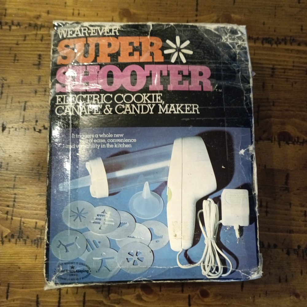 Vintage Wear-Ever Super Shooter 70001 Electric Cookie Maker w/ Box   Complete